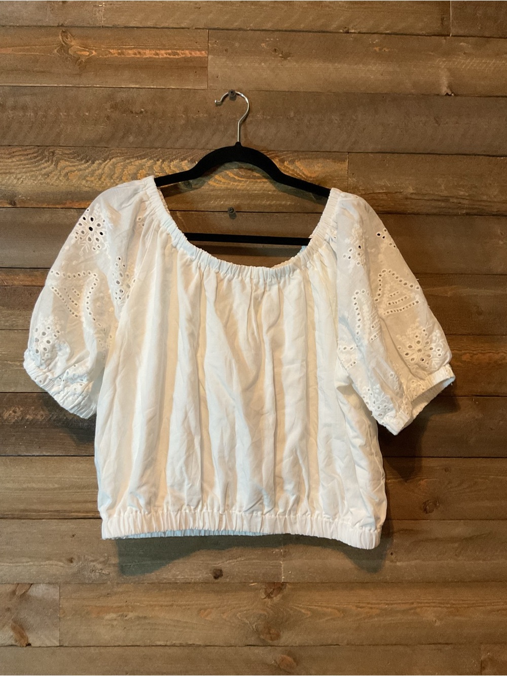 White Birch White Cropped Off the Shoulder Eyelet Sleeves Women’s Size XL NWT
